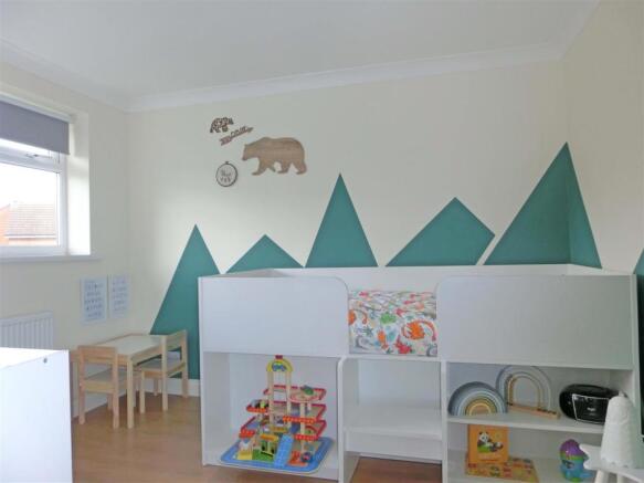 BEDROOM 2