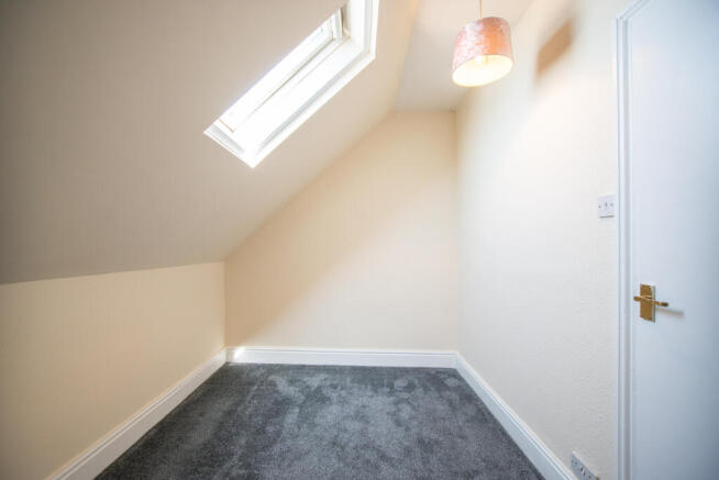 2 bed Flat to rent Image 11
