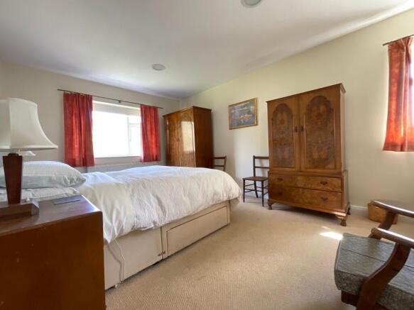 2 bed Flat for sale Image 4