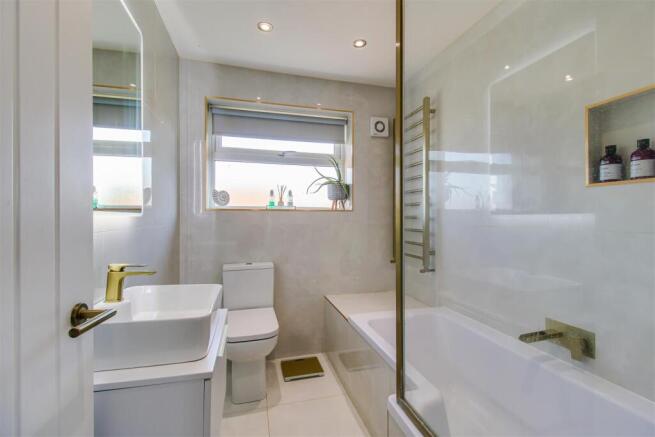 3 bed Terraced for sale Image 10