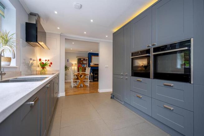 kitchen-2.jpg