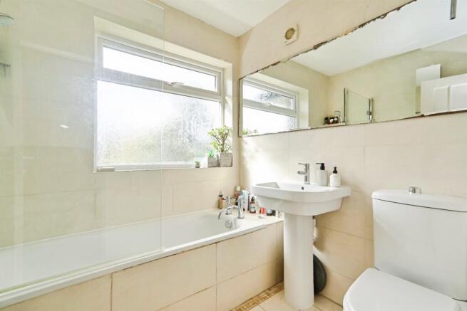 3 bed Detached for sale Image 6