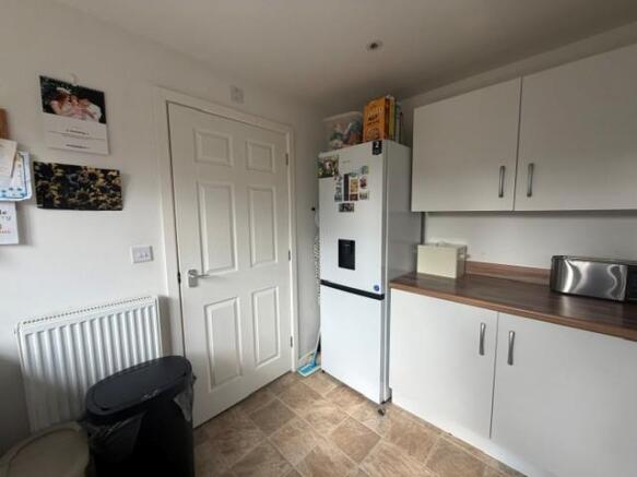 2 Chamomile Way, Walton Cardiff, Tewkesbury photo 4