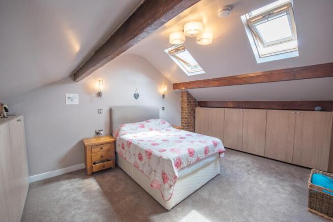 2 bed House for sale Image 11
