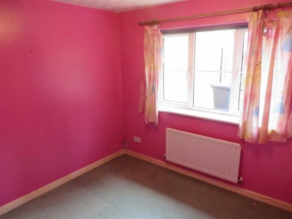 BEDROOM 2 (REAR)