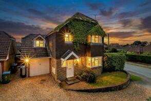 1 Gilydd, Crab Tree Close, Littlehampton BN17 7QX