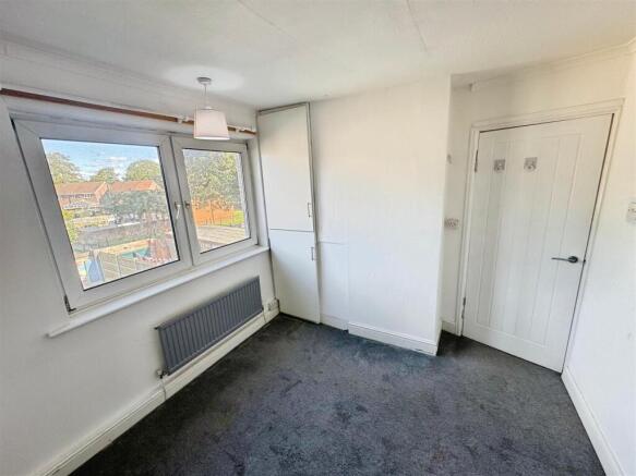 3 bed Semi-Detached to rent Image 6