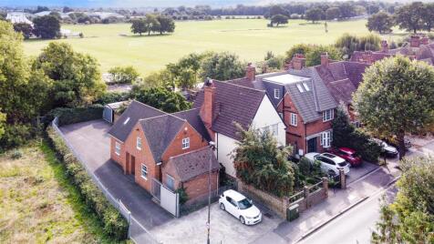 Grand Drive, Raynes Park