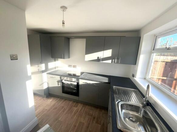 FITTED KITCHEN