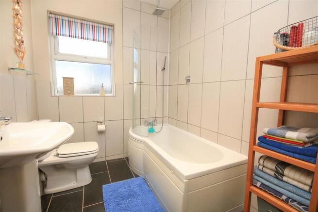 HOUSE BATHROOM