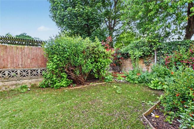 3 bed Terraced for sale Image 11