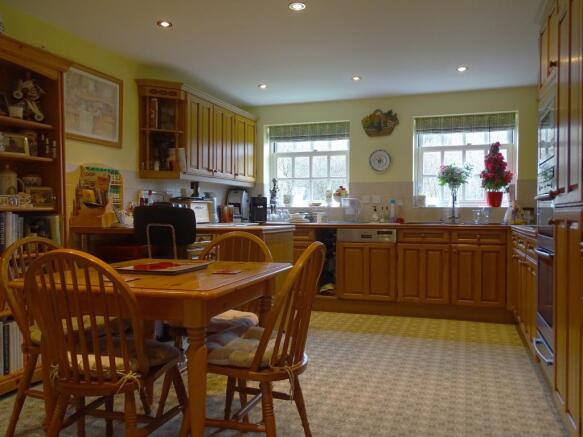 Kitchen/ Breakfast Room