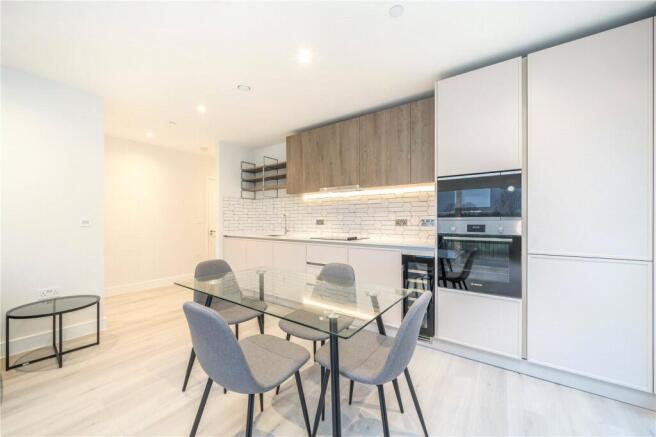 Astell Road, London, SE3 photo 4