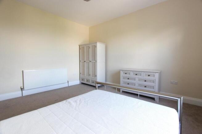 3 bed House to rent Image 9