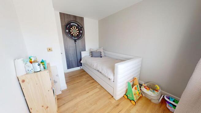 4 bed Semi-Detached for sale Image 12