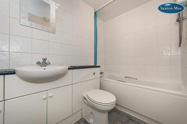bathroom 5229.jpg