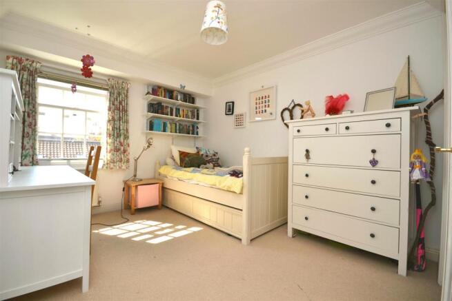 Bedroom 4ed1.jpg