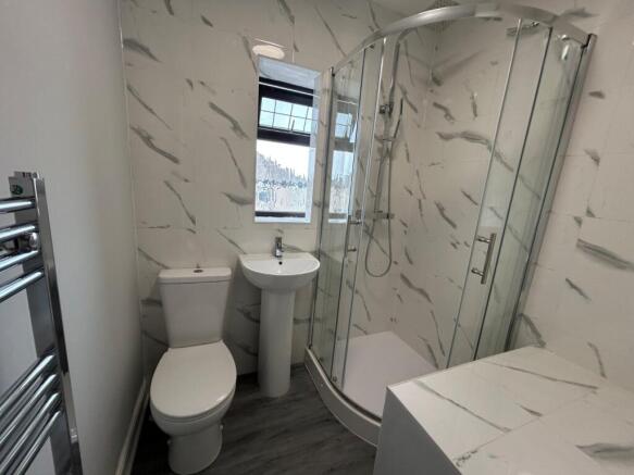 2 bed Terraced to rent Image 10