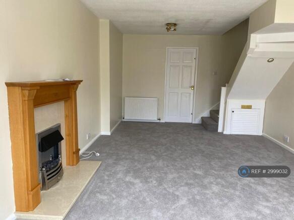 2 bed Terraced to rent Image 5