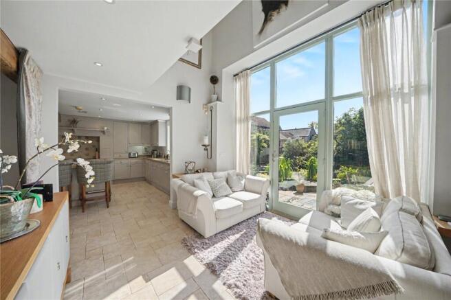 4 bed House for sale Image 9