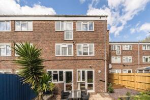 20, Bradley Close, London N7 9DH