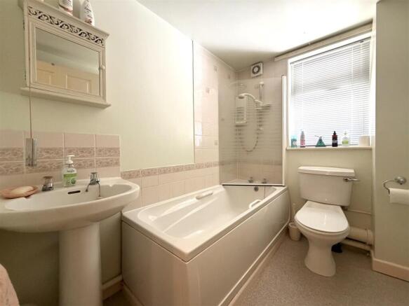 1 bed Apartment for sale Image 6