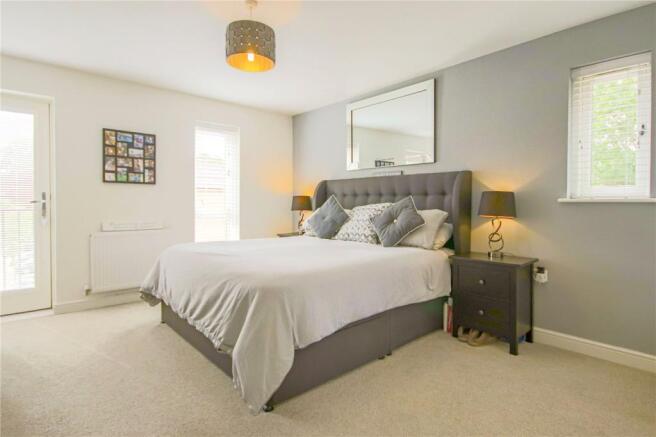 Alt Bedroom 1