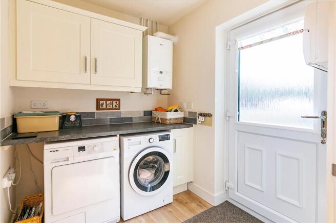 3 bed Bungalow for sale Image 8