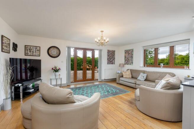 4 bed Detached for sale Image 6