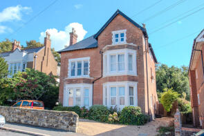 Second Floor Flat 5, 49, Chapel Park Road, St Leonards-on-sea TN37 6JB