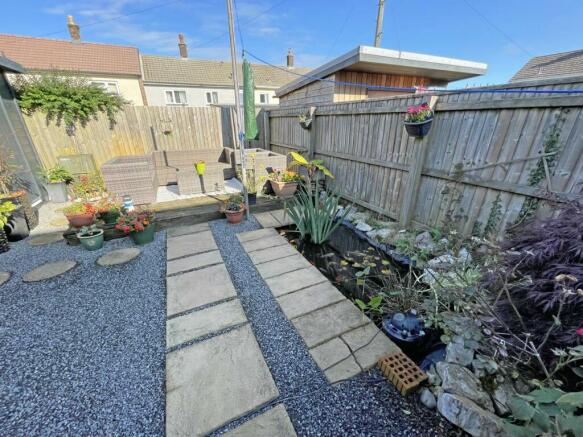 Inchkeith Road 29 Garden 3.jpg