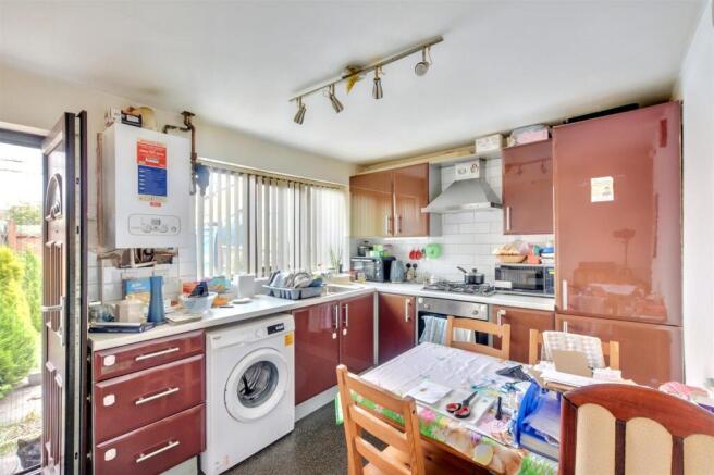 Kitchen_2.jpeg