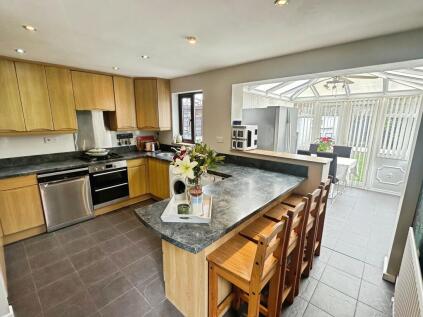 Furnace Close, Wombourne, WV5