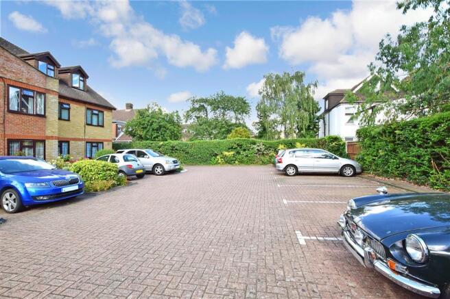 Driveway/Parking