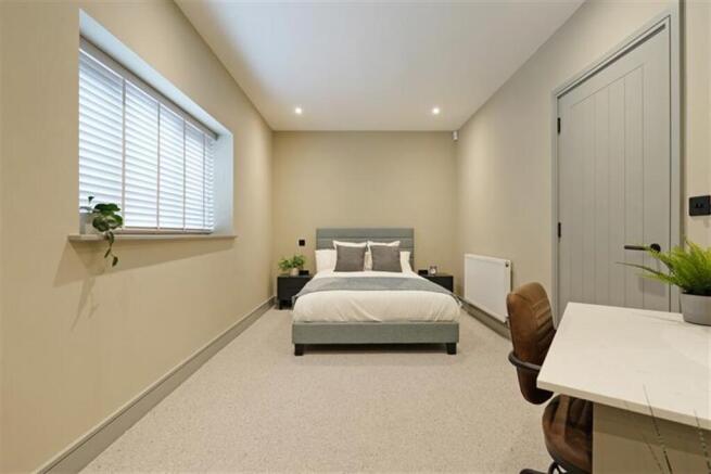 2 bed Apartment to rent Image 8