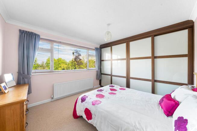 4 bed Detached for sale Image 11