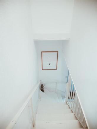 1ST FLOOR - LANDING