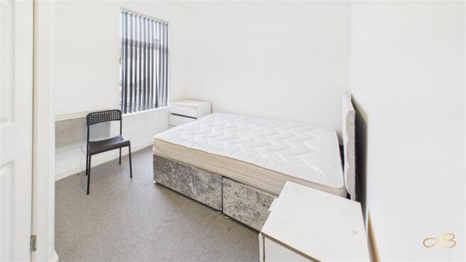 3 bed Terraced for sale Image 4
