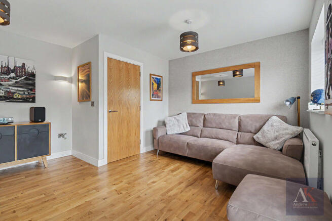 4 bed Semi-Detached for sale Image 7