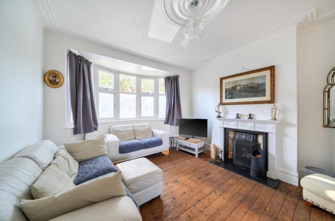 1439367-3-69d6835...