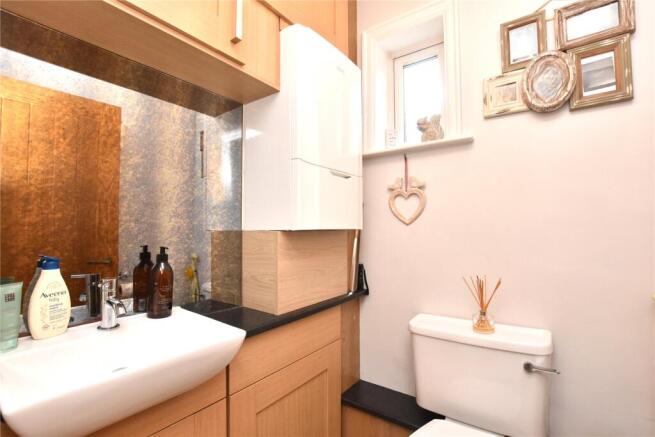4 bed Semi-Detached for sale Image 6