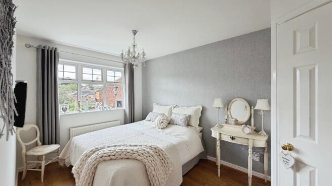 4 bed Detached for sale Image 10