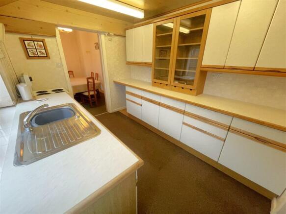 kitchen 2.JPG