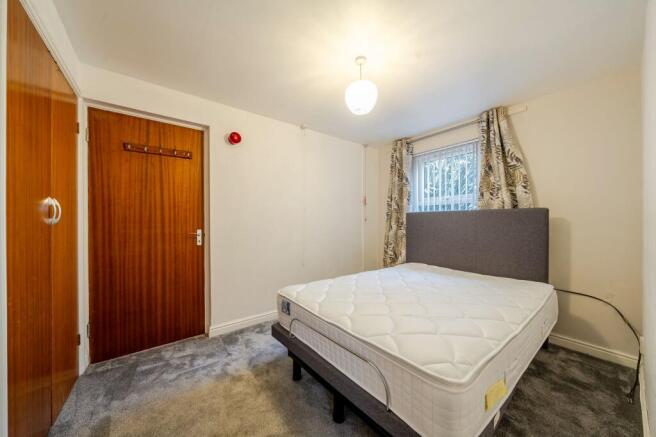 1 bed Flat for sale Image 12