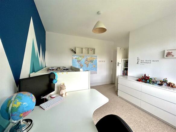 bedroom 2 pic 2.JPG