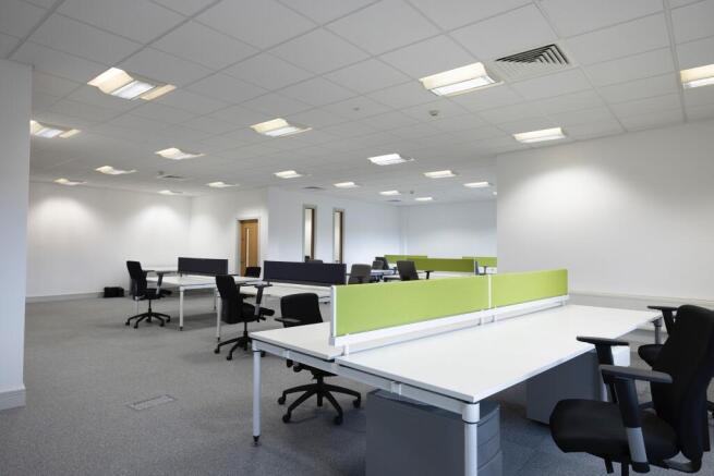 Office (33) 1600sqft