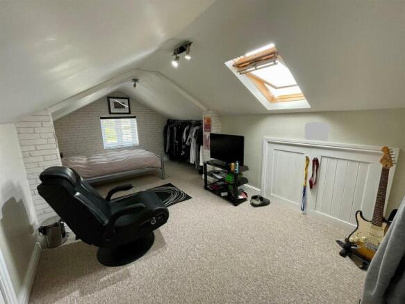Bedroom 4.jpg