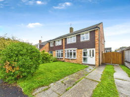 11, Wood End, Horsham RH12 4NT
