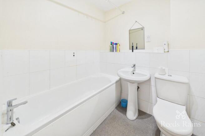2 bed Apartment to rent Image 8