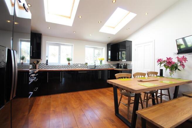Kitchen/Dining Room
